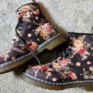 Doc Martens Floral Canvas Boots Womens size 7 Combat Grunge 90s Boots